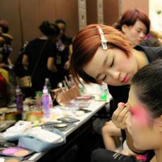 成为专业化妆师需要多久，学化妆对学历有哪些要去求？